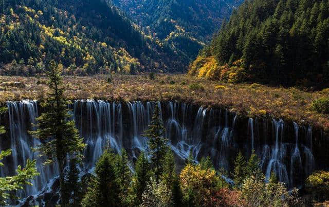 湖南张家界，四川九寨沟，安徽黄山，暑假7月8月必去的旅游之地