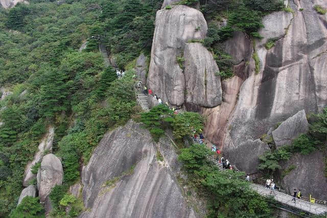 湖南张家界，四川九寨沟，安徽黄山，暑假7月8月必去的旅游之地