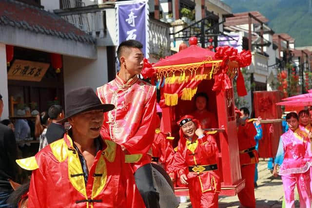 “双节”来袭，秦巴水乡石泉送您两份厚礼！