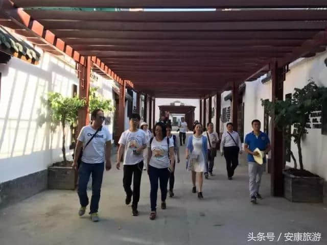 旅游达人龙舟行 走进秦巴水乡 石泉十美