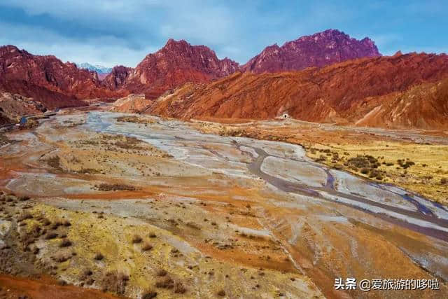 中国最美的公路在南疆，南疆最美的风景在路上