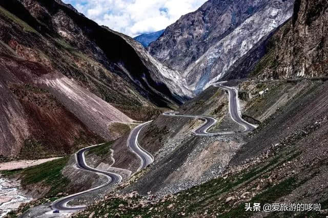 中国最美的公路在南疆，南疆最美的风景在路上