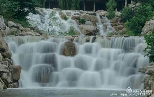 下雨了吧！别宅家里了，雨中的泰山，有平时你看不到的美！