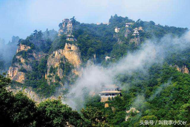 甘肃旅游十大景点推荐，敦煌莫高窟、麦积山石窟、嘉峪关