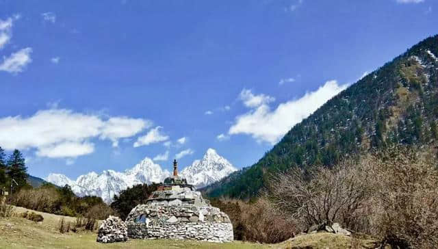 杜鹃开啦！3.5h就能刹拢康定情歌风景区，邂逅318线十里杜鹃长廊