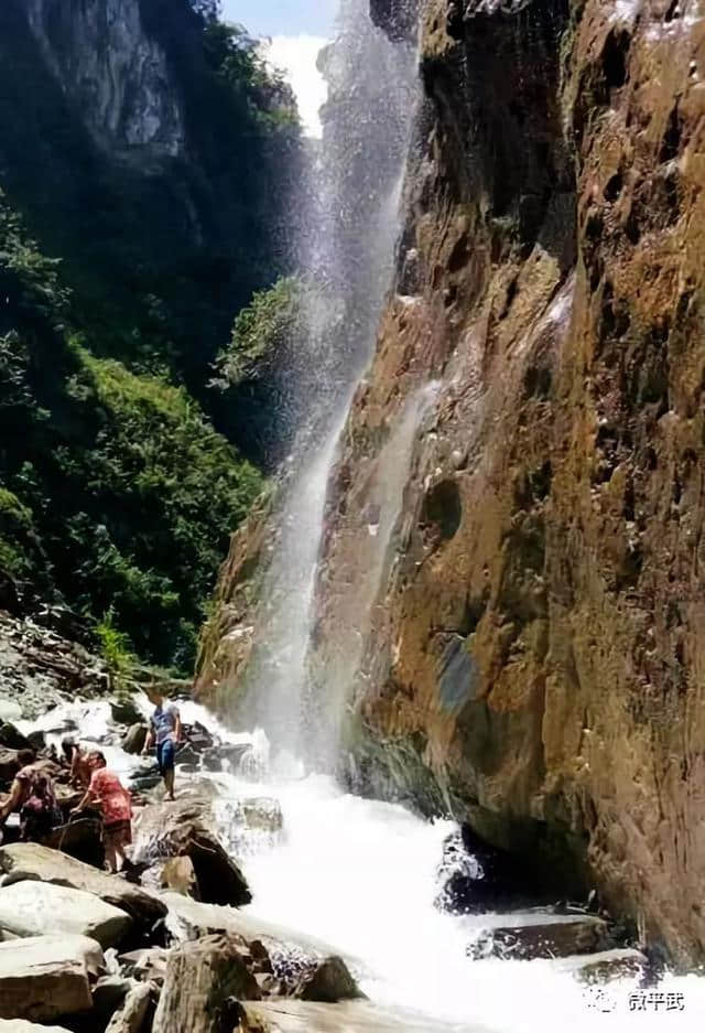 耍水洗肺，还有神树！平武这个私藏秘境绝美清凉，畅享20℃的夏天！