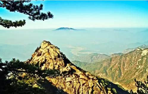 湖北周边旅游文化：遗爱湖，大别山，天堂寨，哲人峰