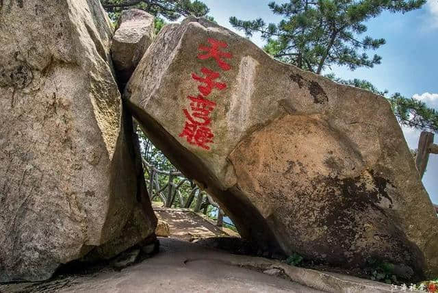 挑战一夏！在“薄如刀锋”的山脊上，过19.2℃的清凉夏天