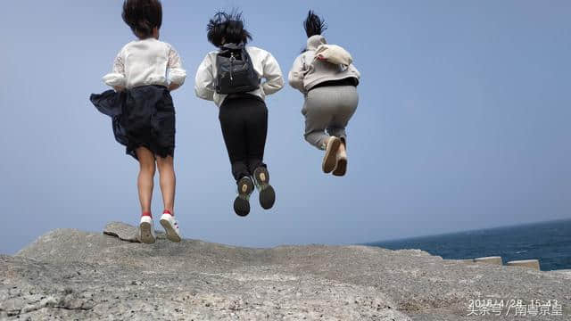 请到汕尾红海湾来，海胆美味美景任你食游，休闲浪漫激情任你欢！