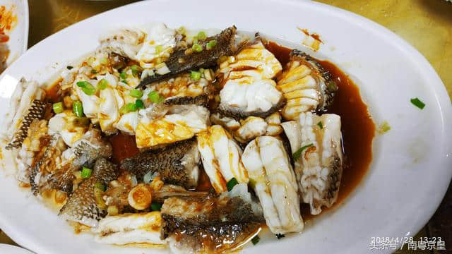 请到汕尾红海湾来，海胆美味美景任你食游，休闲浪漫激情任你欢！