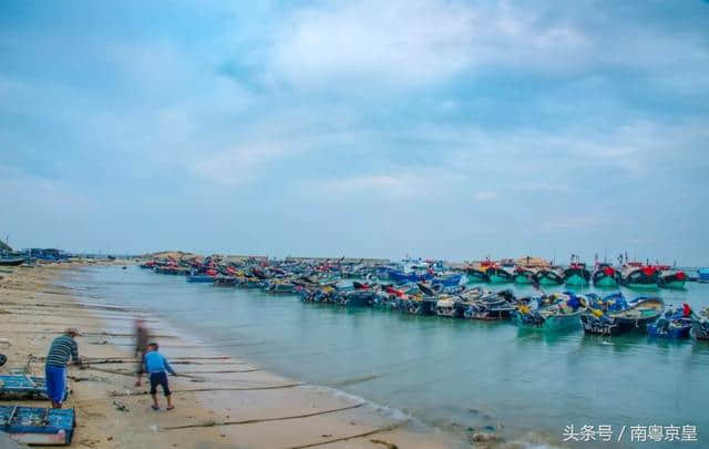 请到汕尾红海湾来，海胆美味美景任你食游，休闲浪漫激情任你欢！