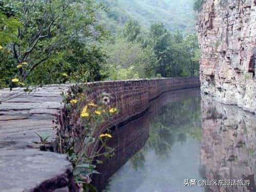 自然风光秀丽雄险，人文景观独特恢宏，河南林州红旗渠名胜游览区