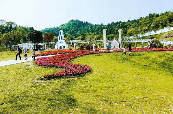 达州山清水秀风景如画山美水美人更美不愧为中国别具一格旅游胜地