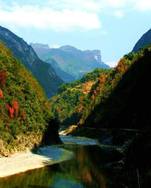 达州山清水秀风景如画山美水美人更美不愧为中国别具一格旅游胜地