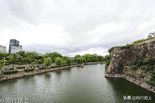 很多游客飞往大阪，旅游目的地却不在这里，但这个公园不可错过