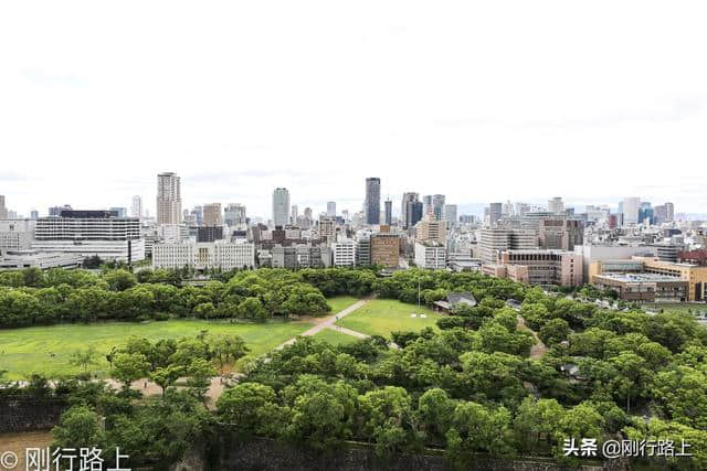 很多游客飞往大阪，旅游目的地却不在这里，但这个公园不可错过