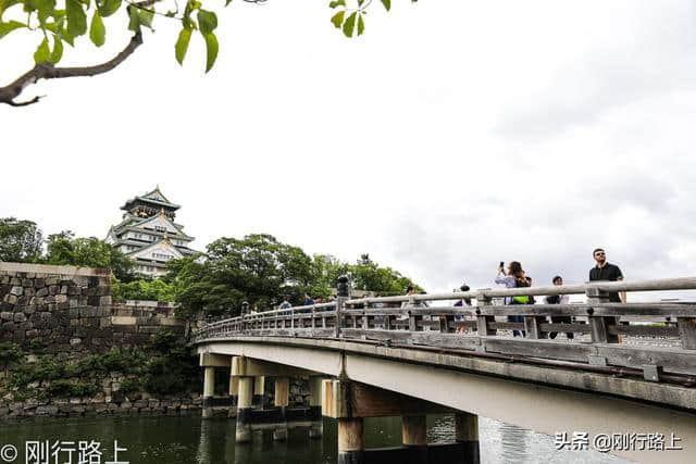 很多游客飞往大阪，旅游目的地却不在这里，但这个公园不可错过