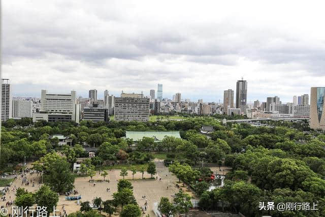 很多游客飞往大阪，旅游目的地却不在这里，但这个公园不可错过