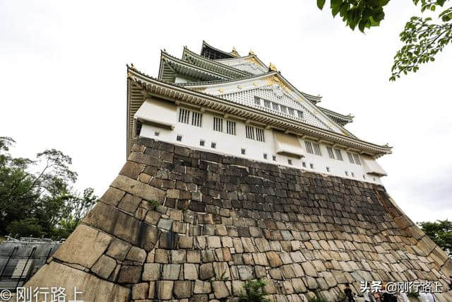 很多游客飞往大阪，旅游目的地却不在这里，但这个公园不可错过