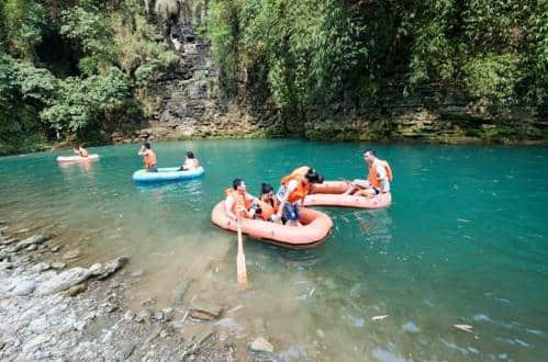 重庆万盛5大旅游景点，万盛石林，黑山谷，铜鼓滩漂流，有名景点