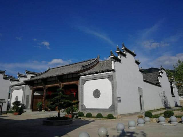 乡村旅游让古村焕发生机 横店官桥：古色古香画中游