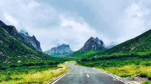 川西又一天堂秘境！花海泛滥，海子碧蓝，美到窒息却少有人知