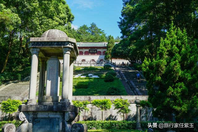 湖南南岳衡山旅行，登上山顶祝融峰风景独好，一日游衡山攻略