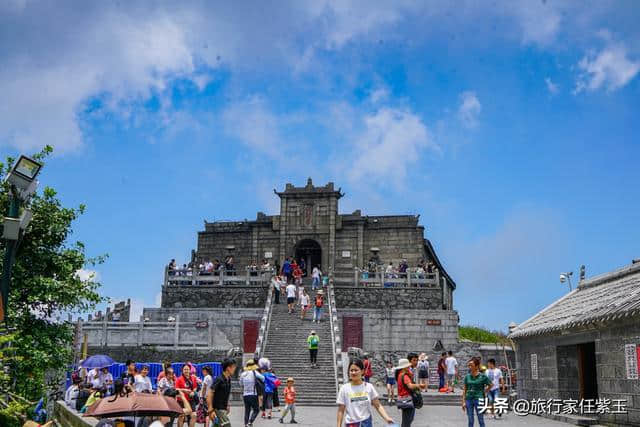 湖南南岳衡山旅行，登上山顶祝融峰风景独好，一日游衡山攻略