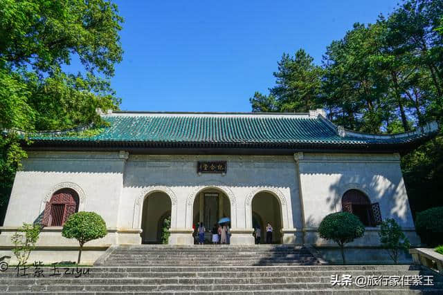 湖南南岳衡山旅行，登上山顶祝融峰风景独好，一日游衡山攻略