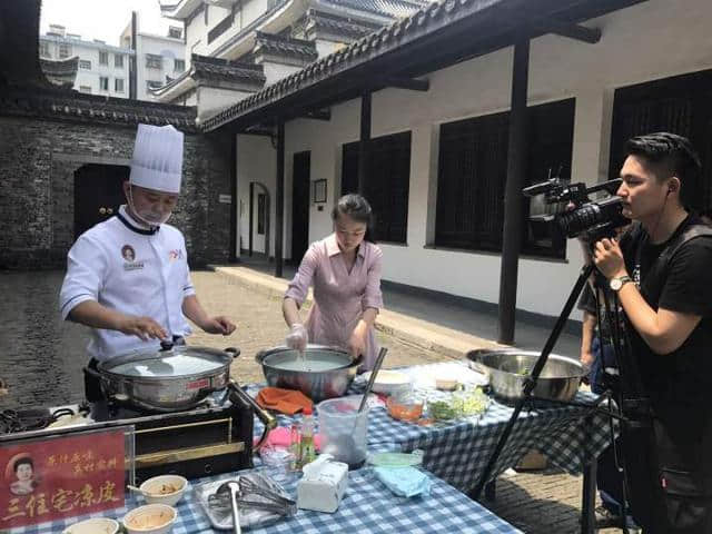 石嘴山——扬州两市书画邀请展在扬州举办