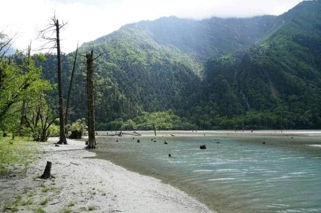 老司机带你游川西，一路避暑一路游山玩水！今夏就你会玩！