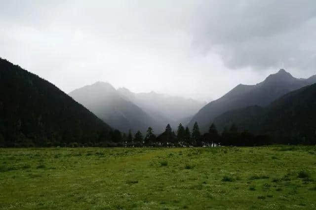 老司机带你游川西，一路避暑一路游山玩水！今夏就你会玩！