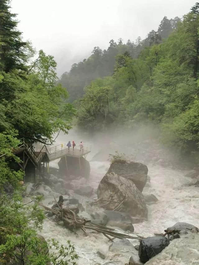 旅行，无问年龄：连载大叔川西游记（一）