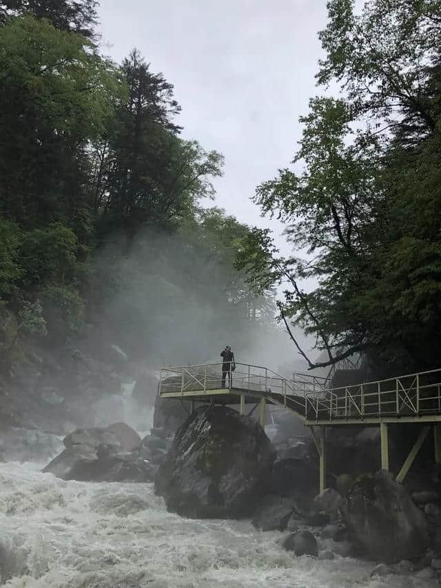 旅行，无问年龄：连载大叔川西游记（一）