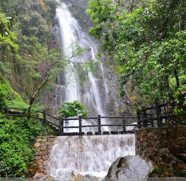 贺州旅游热门景点之一，不可错过的自然美。发现美，寻找美！