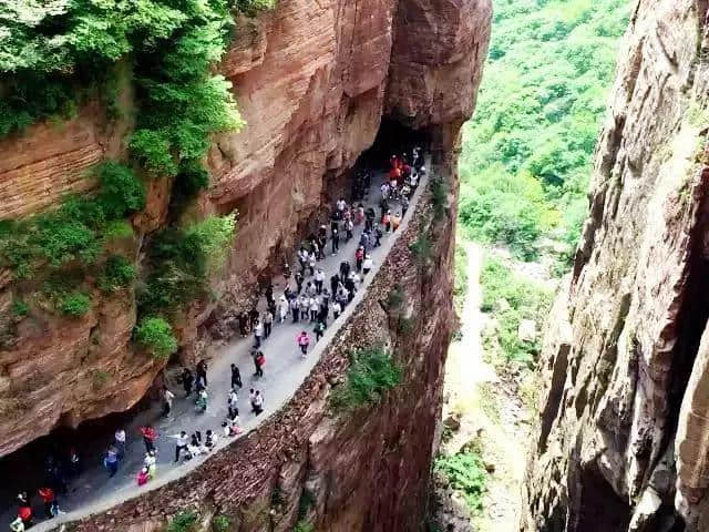 新乡南太行喜迎宁夏千人旅游团，专列游持续升温……