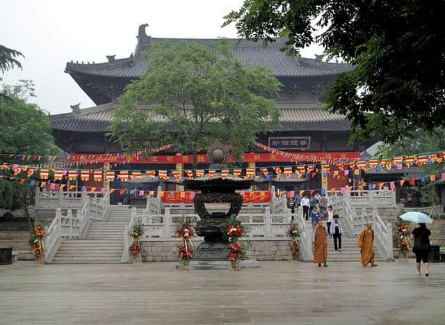 河南这座寺院，就在云台山旁边，不收门票，却鲜为人知