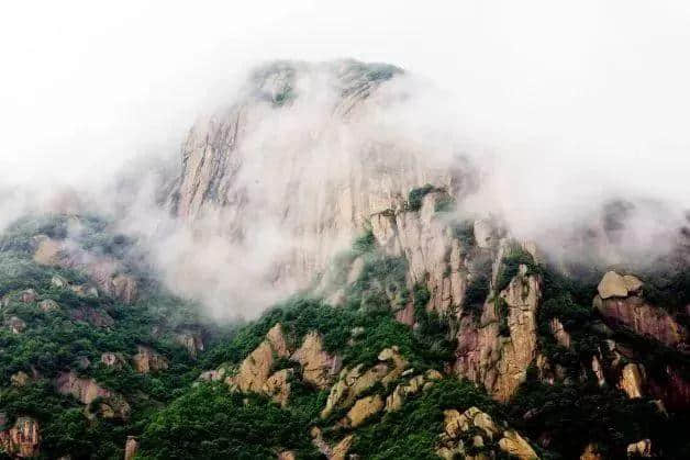 那属于雨季的诗情画意，都藏在了这些美不胜收的景点里！