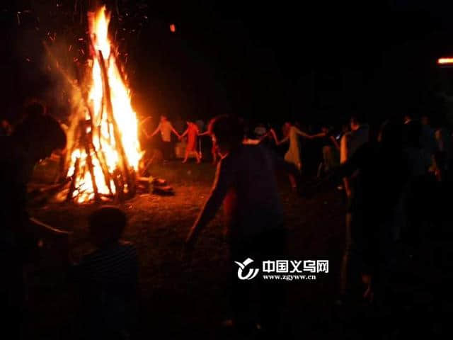 3天接待近8万人次 义乌望道景区成“网红”