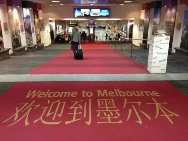 不会英语就不敢出国旅游？有这种想法的人，简直错过了全世界！