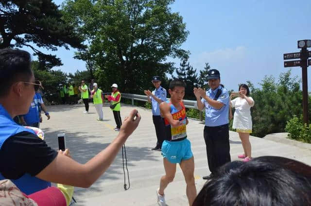 山东省第六届全民健身万人登山蒙山站暨首届蒙山国际登山节盛大开