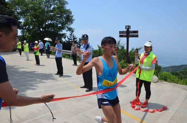 山东省第六届全民健身万人登山蒙山站暨首届蒙山国际登山节盛大开