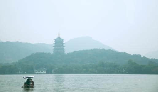 带上古诗词去旅行——杭州西湖