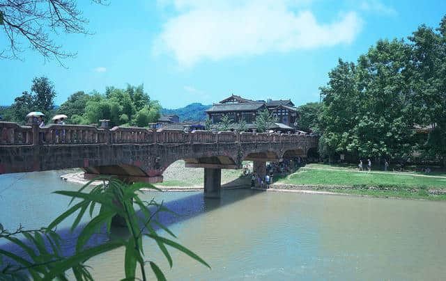 四川成都旅游必去的10个景点，各个都是风景优美，让人流连忘返