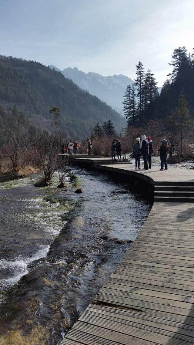 冬季一人行，成都，九寨沟，重庆转机，拉萨，纳木错，羊卓雍错，13日经济舒适游