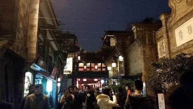 冬季一人行，成都，九寨沟，重庆转机，拉萨，纳木错，羊卓雍错，13日经济舒适游