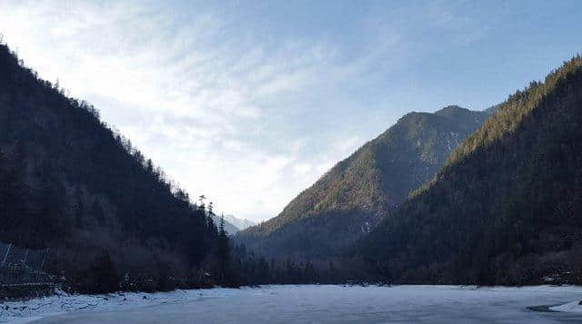 冬季一人行，成都，九寨沟，重庆转机，拉萨，纳木错，羊卓雍错，13日经济舒适游