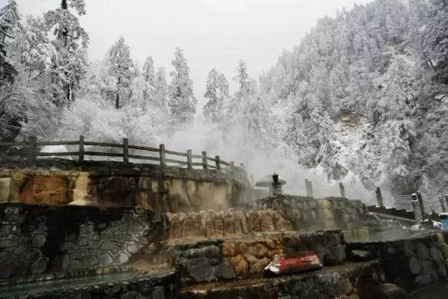 康定木格措、跑马山和海螺沟、燕子沟景区为教师免门票