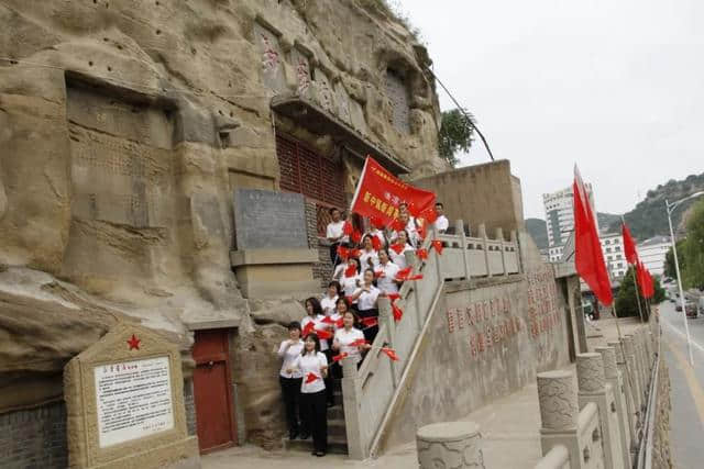 延安旅游集团用一场快闪表白祖国