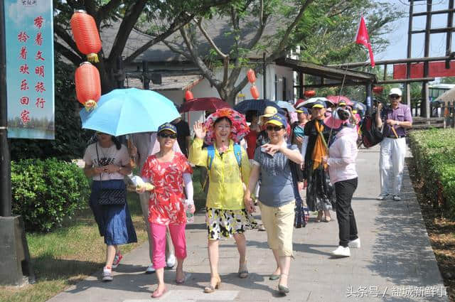 这些有情有义的无锡知青，不仅自费给苏北乡亲演出，还组队到第二故乡旅游